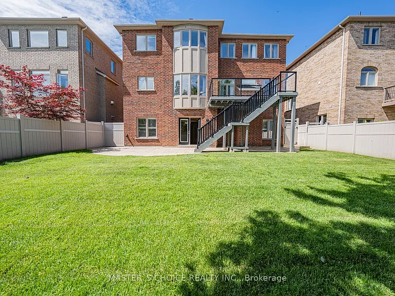 2357 Rideau Dr — Photo 50