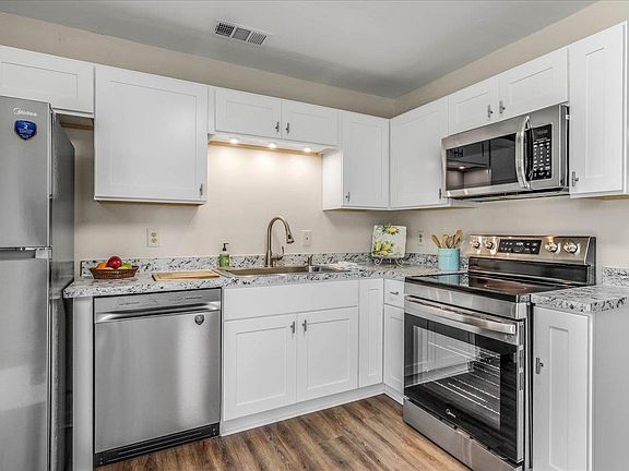 5th image of 2083 Little River Ln