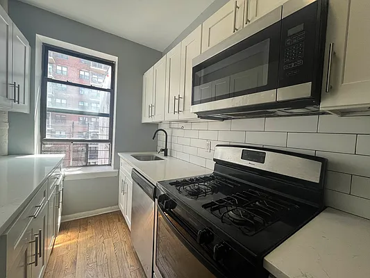 Rented by Premier One Realty LLC | media 8