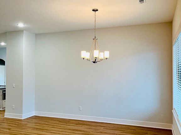 4th image of 1544 Quincy Ave
