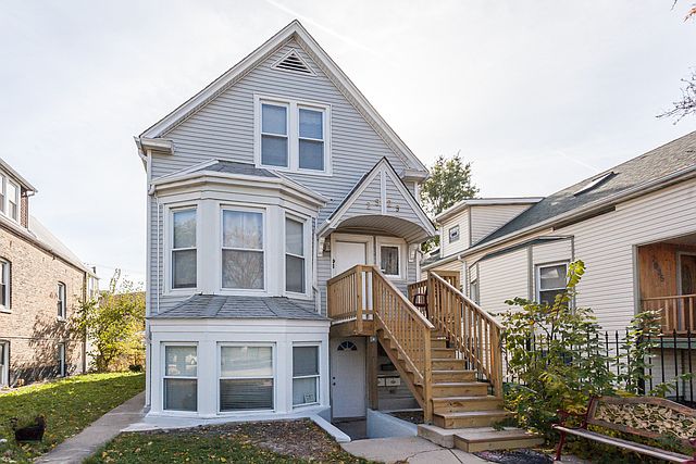 1st image of 2929 W Roscoe St #G