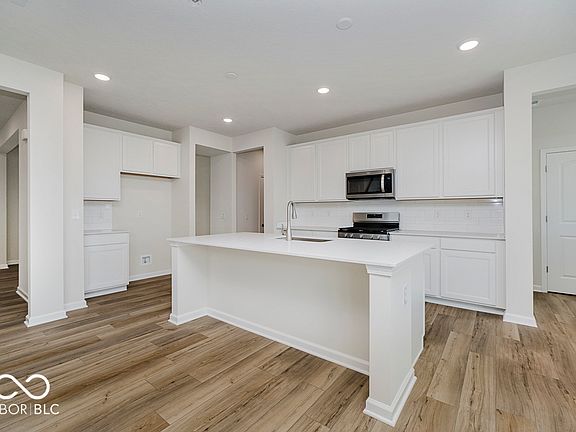2nd image of 490 Allandale Ave