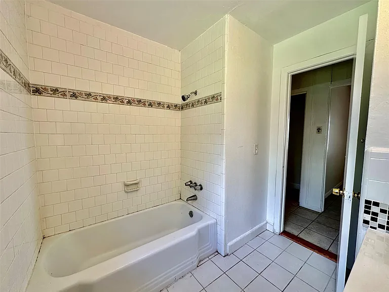 5720 Parwill St #1 — Photo 9