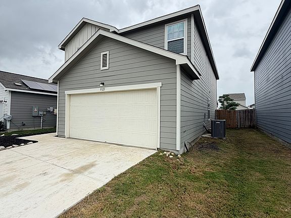 3rd image of 5323 HICKORY PL