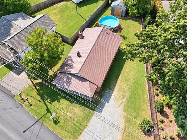 1231 Bradford Heights Rd, Gastonia, NC 28054