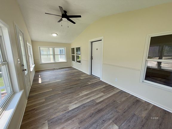 5th image of 27 Blick Ave