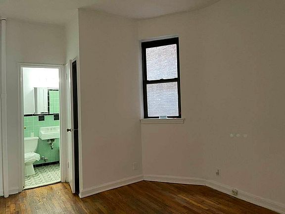 3rd image of 310 E 90th St APT 4D