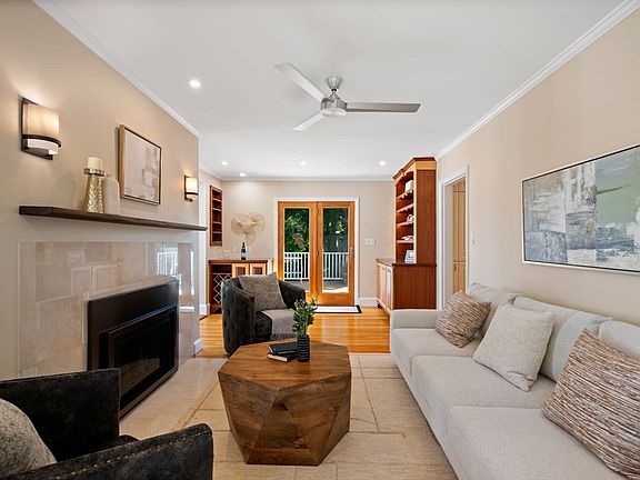 3rd image of 32 Pilgrim Rd