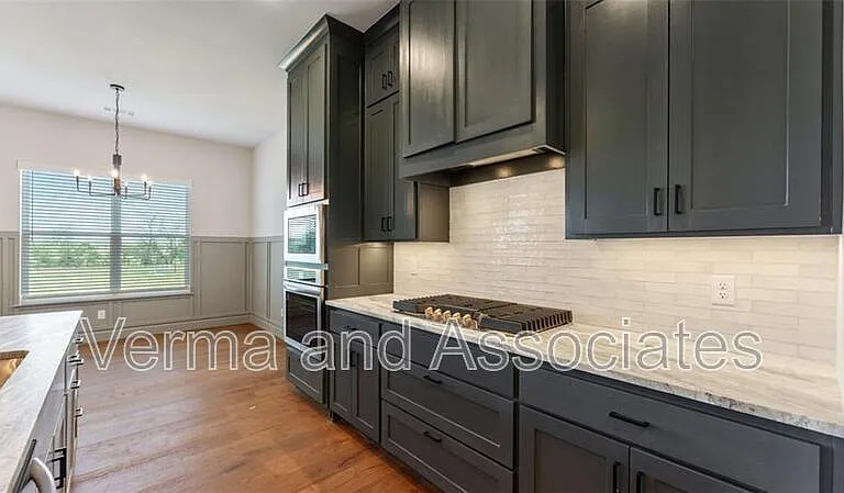1221 Mammoth St — Photo 13