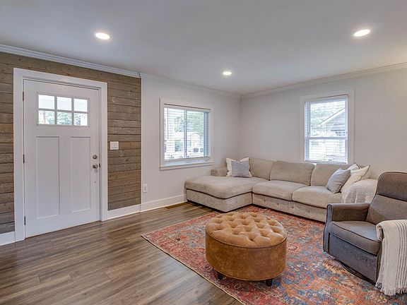 3rd image of 609 Park Ave