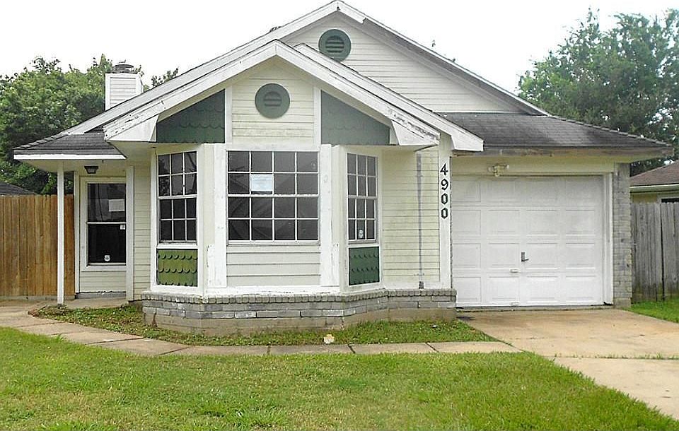 1st image of 4900 Greenwood Dr