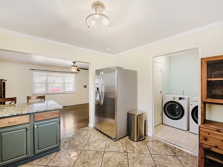 1326 S Clay St — Photo 10