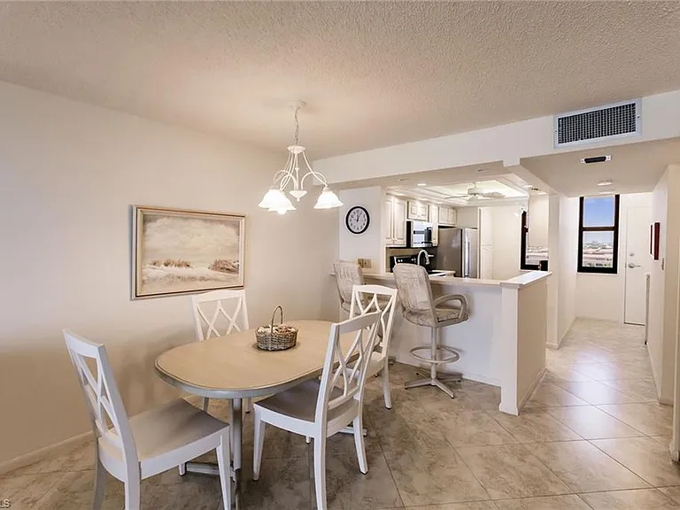 260 Seaview Ct #904 — Photo 10