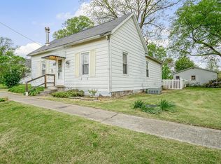 613 W Mill St, Ava, IL 62907