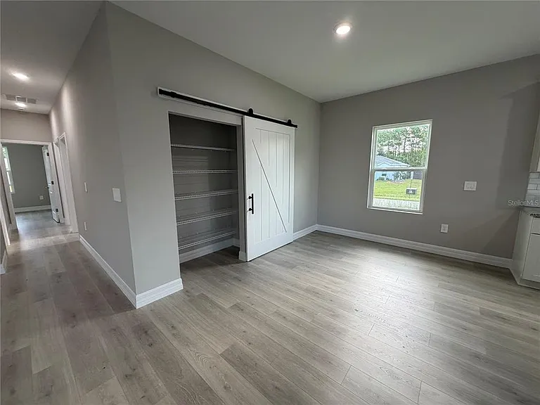 1100 Homer St NW — Photo 37