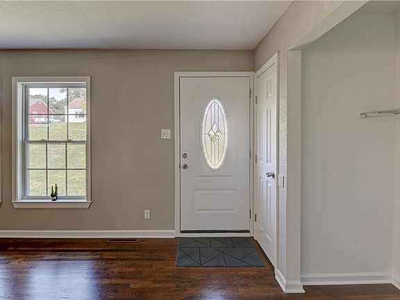 3rd image of 2623 Woodend Ave