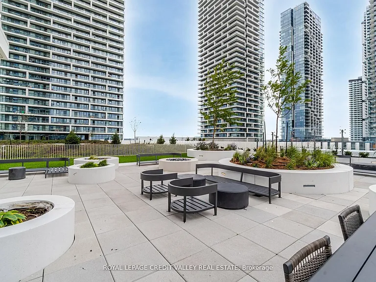 5 Buttermill Ave #1511 — Photo 37