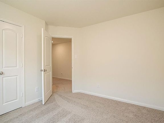 4th image of 22207 Lost Lantern Dr