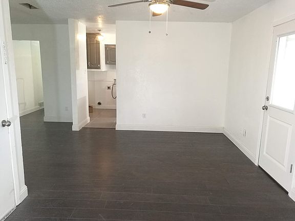 5th image of 205 Woodgrove Dr