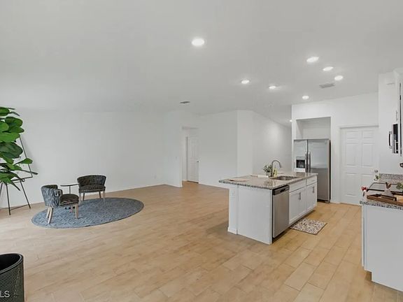 5th image of 3749 NE 15th Pl