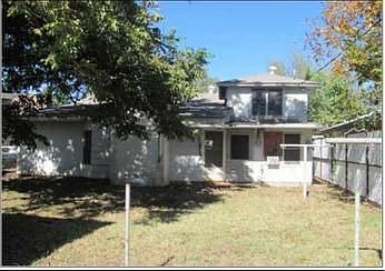 2nd image of 626 SW 33rd St