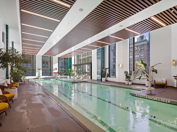 11 Hoyt Street image 9 of 21