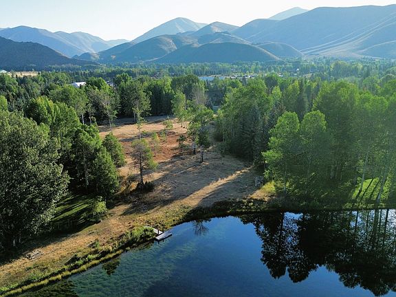 2nd image of 125 Aspen Lakes Dr