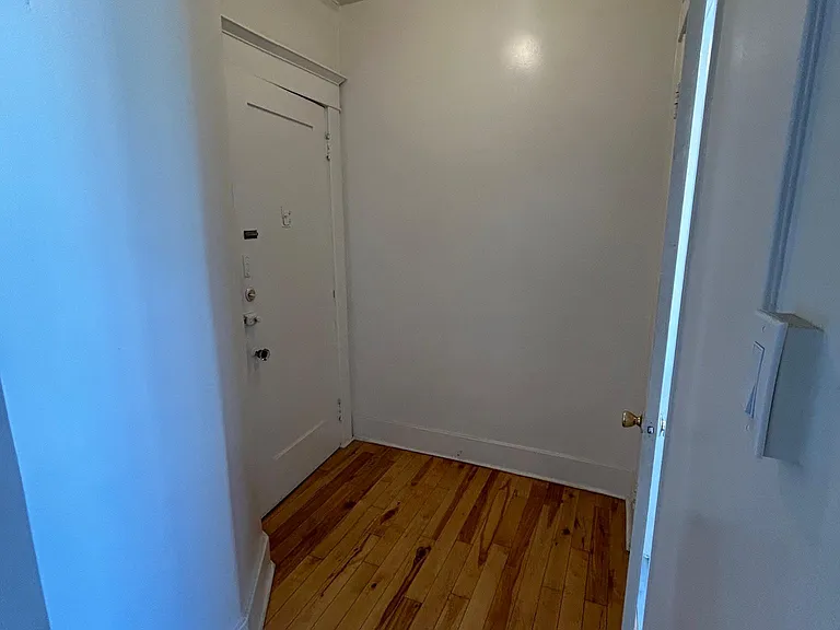 836 S Park View St #6 — Photo 11
