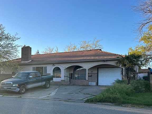 2nd image of 1620 Garryana Dr