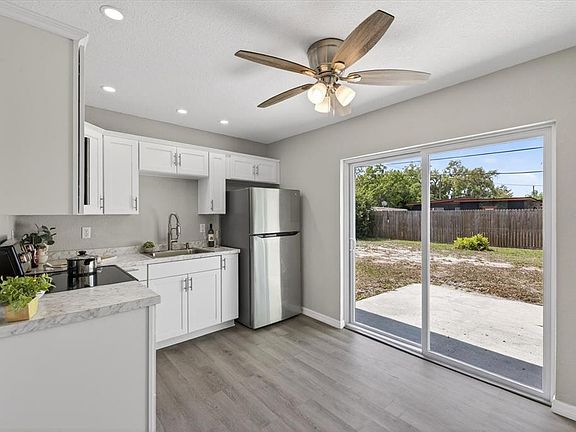 3rd image of 4923 Azalea Dr
