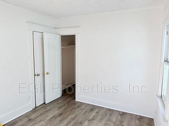 3rd image of 3519 Montclair St