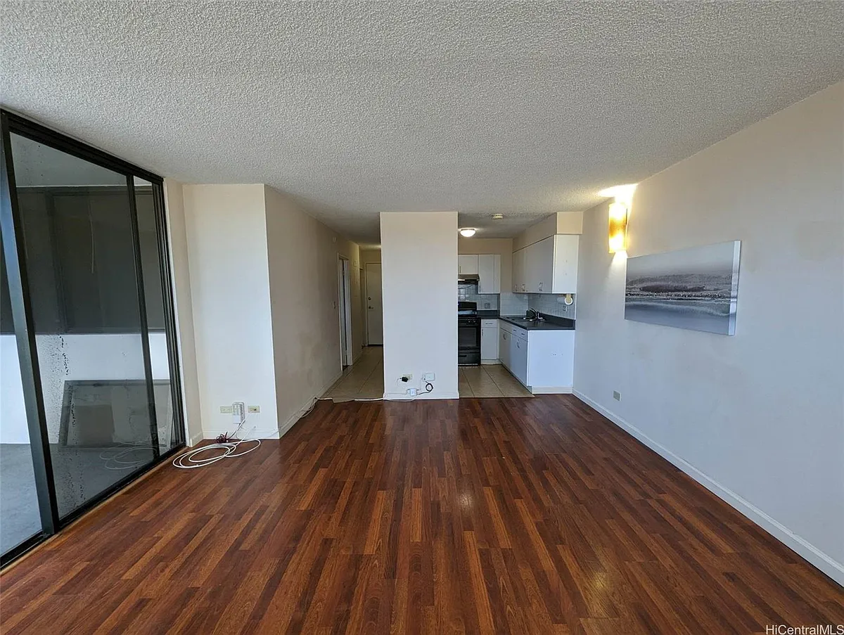 Building Photo - 1571 Piikoi St #704