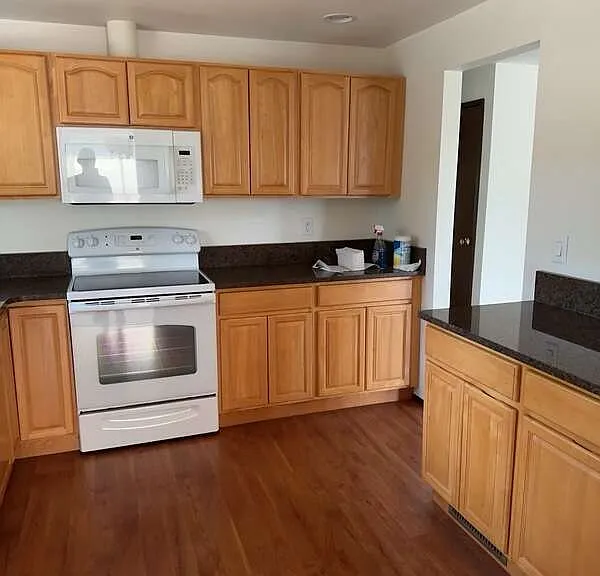 12020 SE 42nd Ct — Photo 2