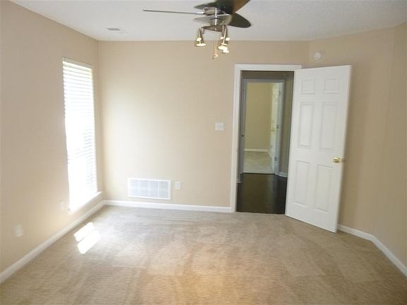 5th image of 2466 Boxford Ln