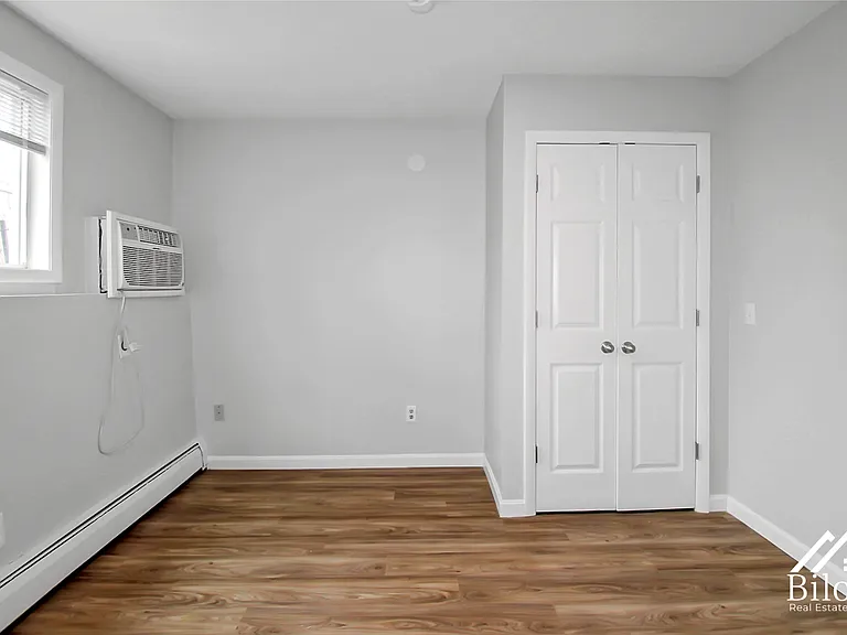 1250 South Broadway — Photo 28