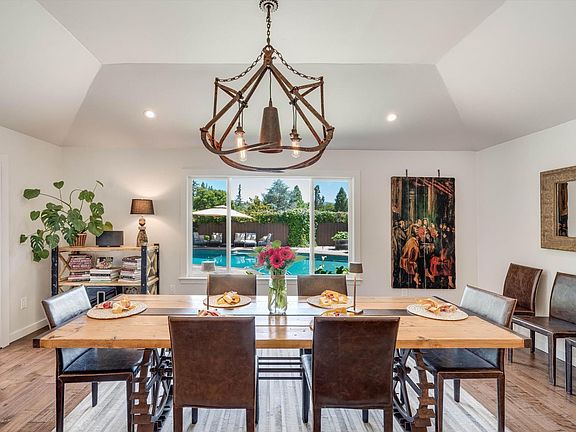 4th image of 1655 Chardonnay Way