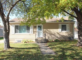 1224 S Vermont Ave, Mason City, IA 50401