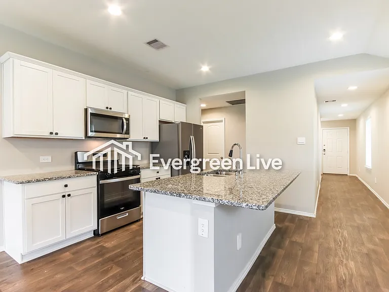9885 Glen Brook Ln — Photo 2