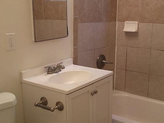 3rd image of 2752 Kollmar Dr APT 20