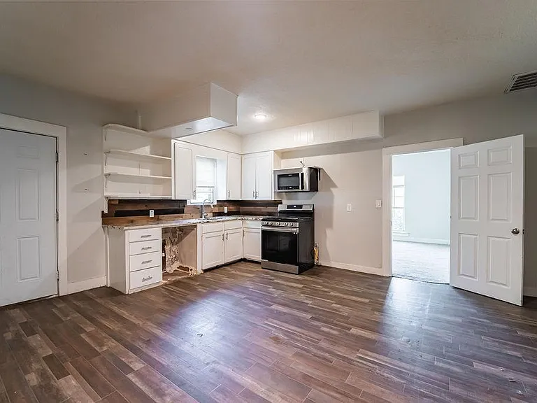 720 Main St — Photo 4