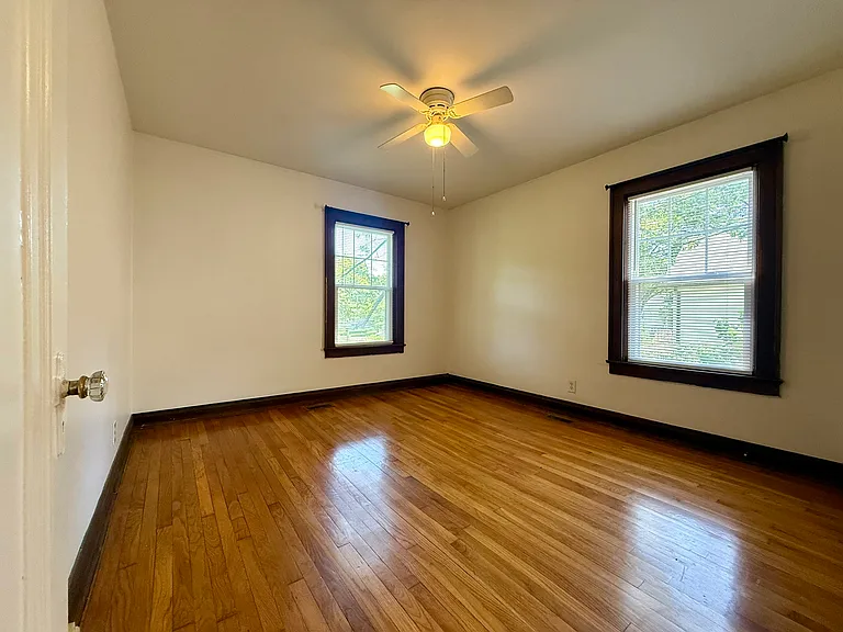 1104 Ellison Ave — Photo 2