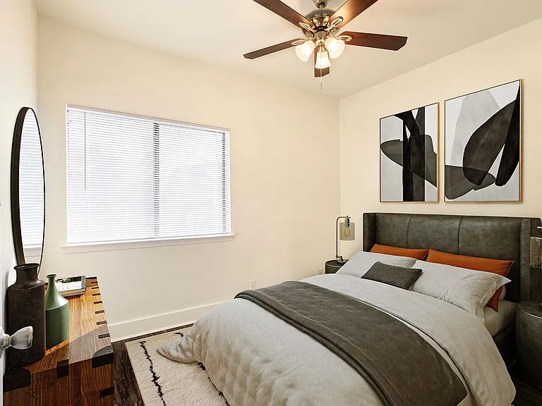 Old South Austin Apartments — Photo 14