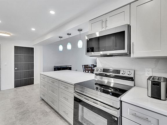 5th image of 2301 S Ocean Drive #1701