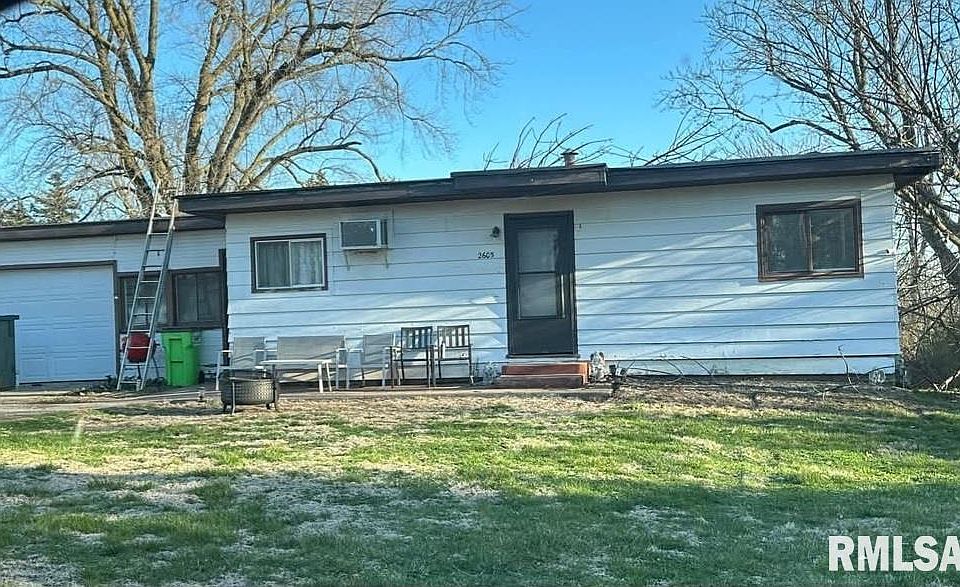 1st image of 2605 Larch Rd