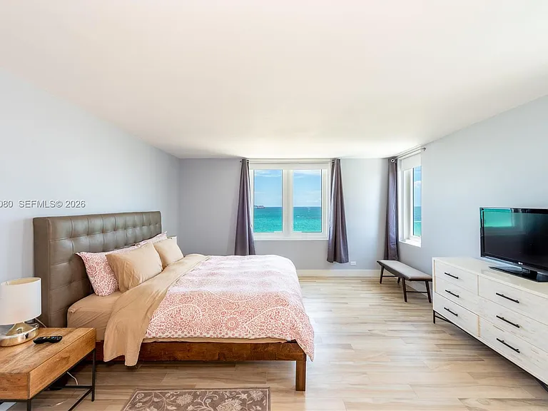 2301 Collins Ave #1009 — Photo 17