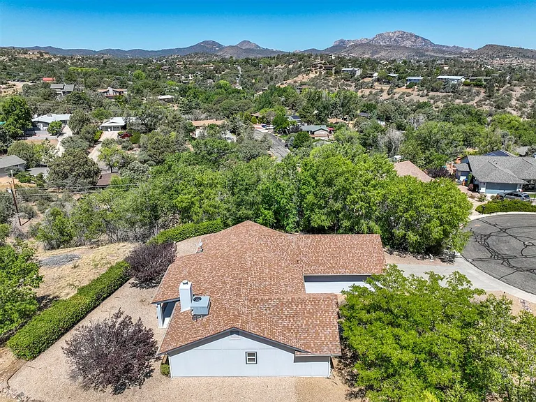 379 Badger Ct — Photo 37