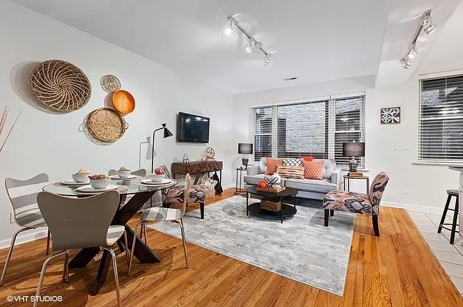 4825 N Fairfield Ave #1 — Photo 4