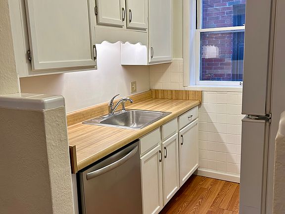 2nd image of 6316-6318 Bancroft Ave #6318-2