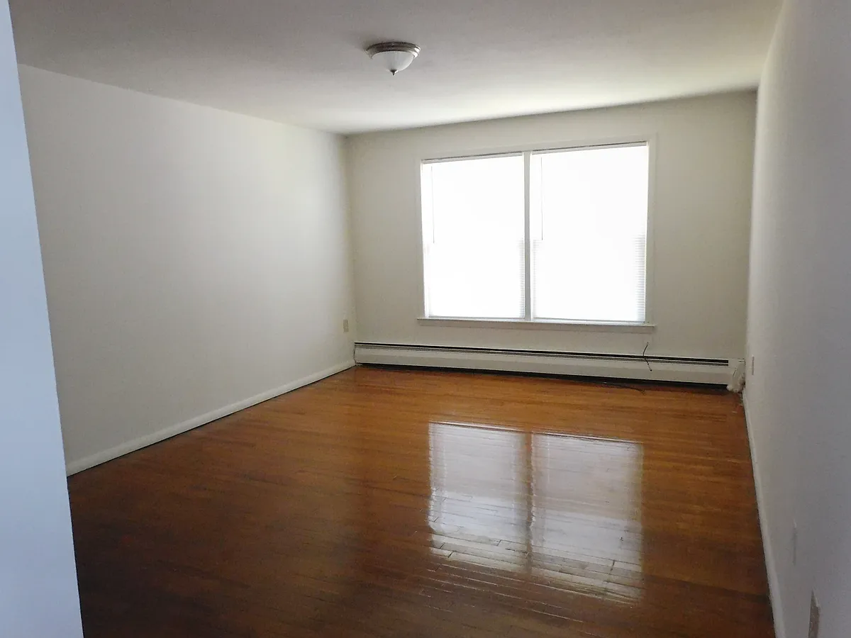 Building Photo - 117 Oxford St #B-1