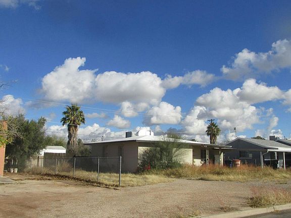 3rd image of 3311 E Silverlake Rd